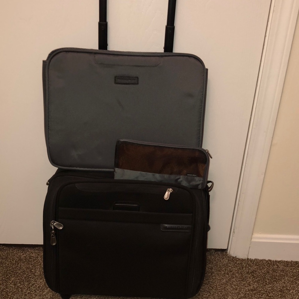 Briggs & Riley travel luggage bag laptop case